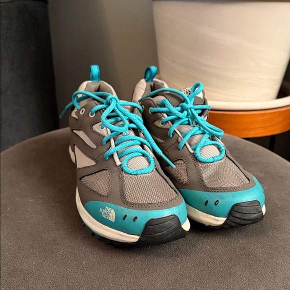 The North Face Shoes - The North Face Cradle Hiking Sneakers Womens 7.5 Waterproof Outdoors Grey & Aqua